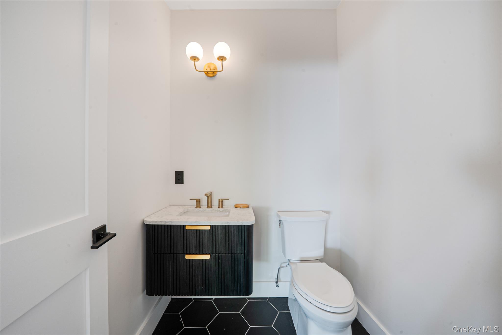 628 Meadow Road, Smithtown, NY 11754