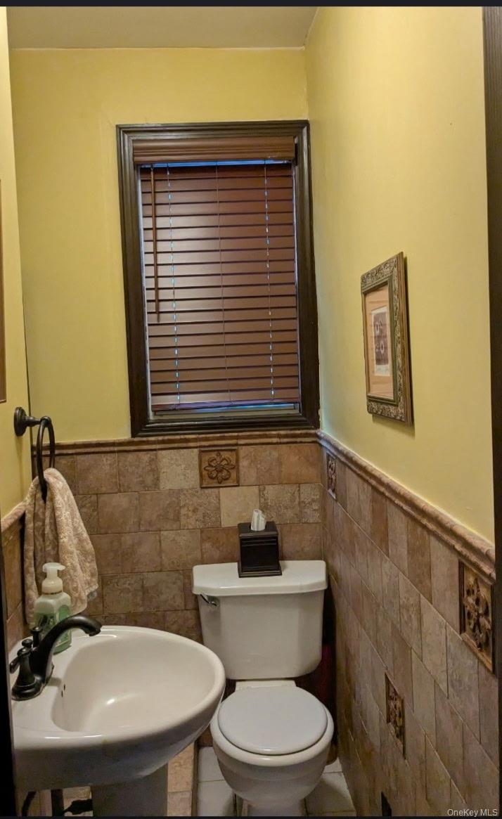 56 Fendale Street, Franklin Square, NY 11010