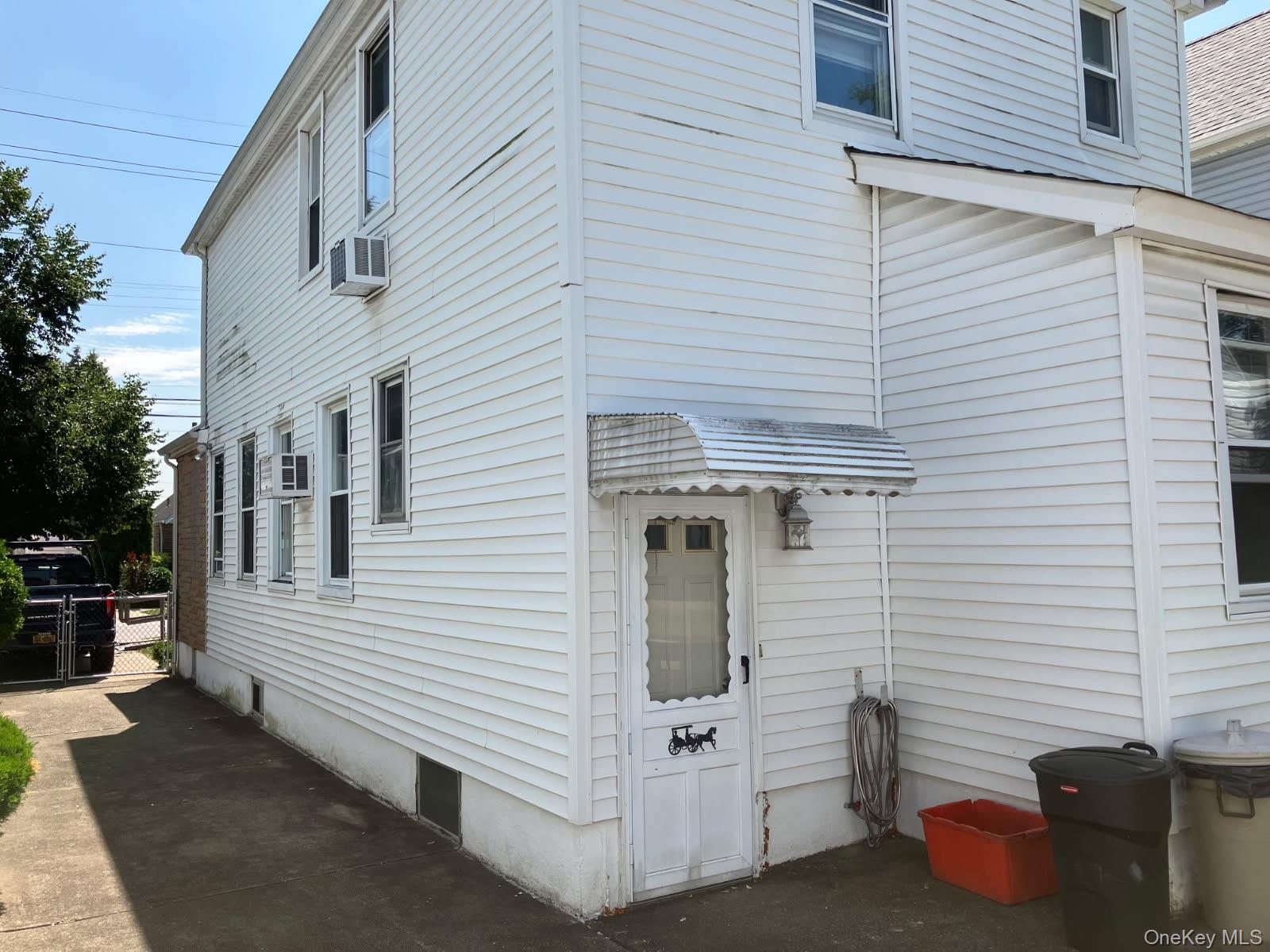 56 Fendale Street, Franklin Square, NY 11010