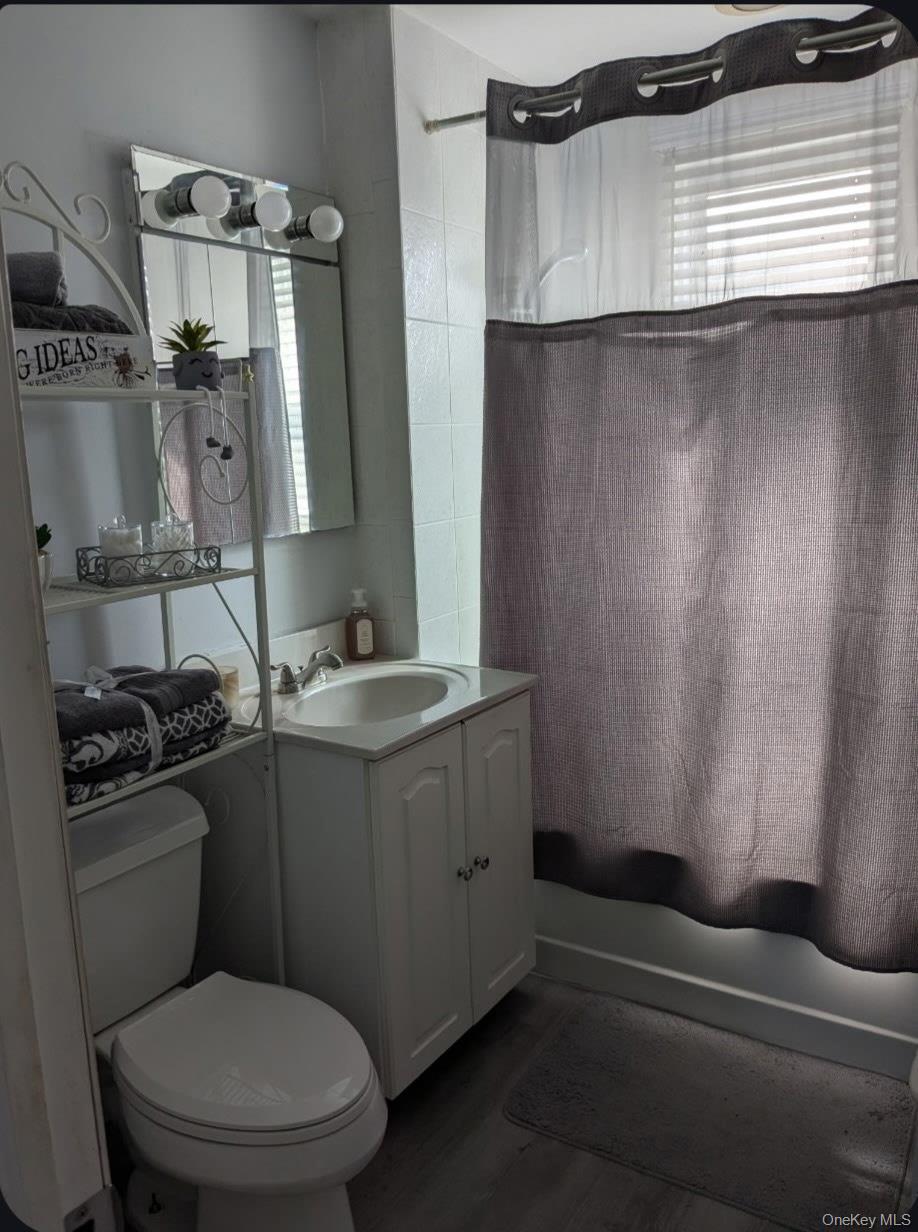 56 Fendale Street, Franklin Square, NY 11010