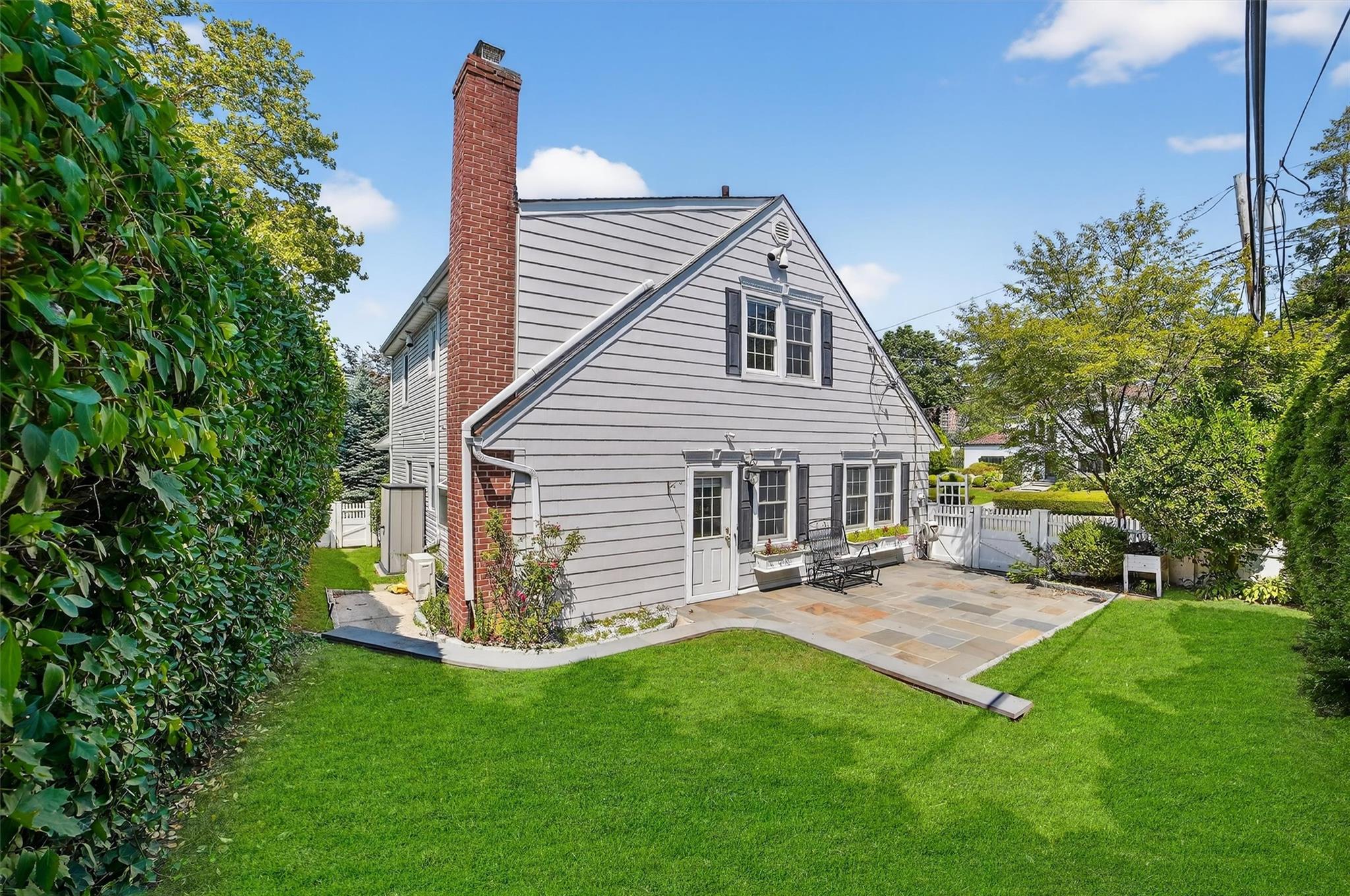 44 Standish Avenue, Yonkers, NY 10710