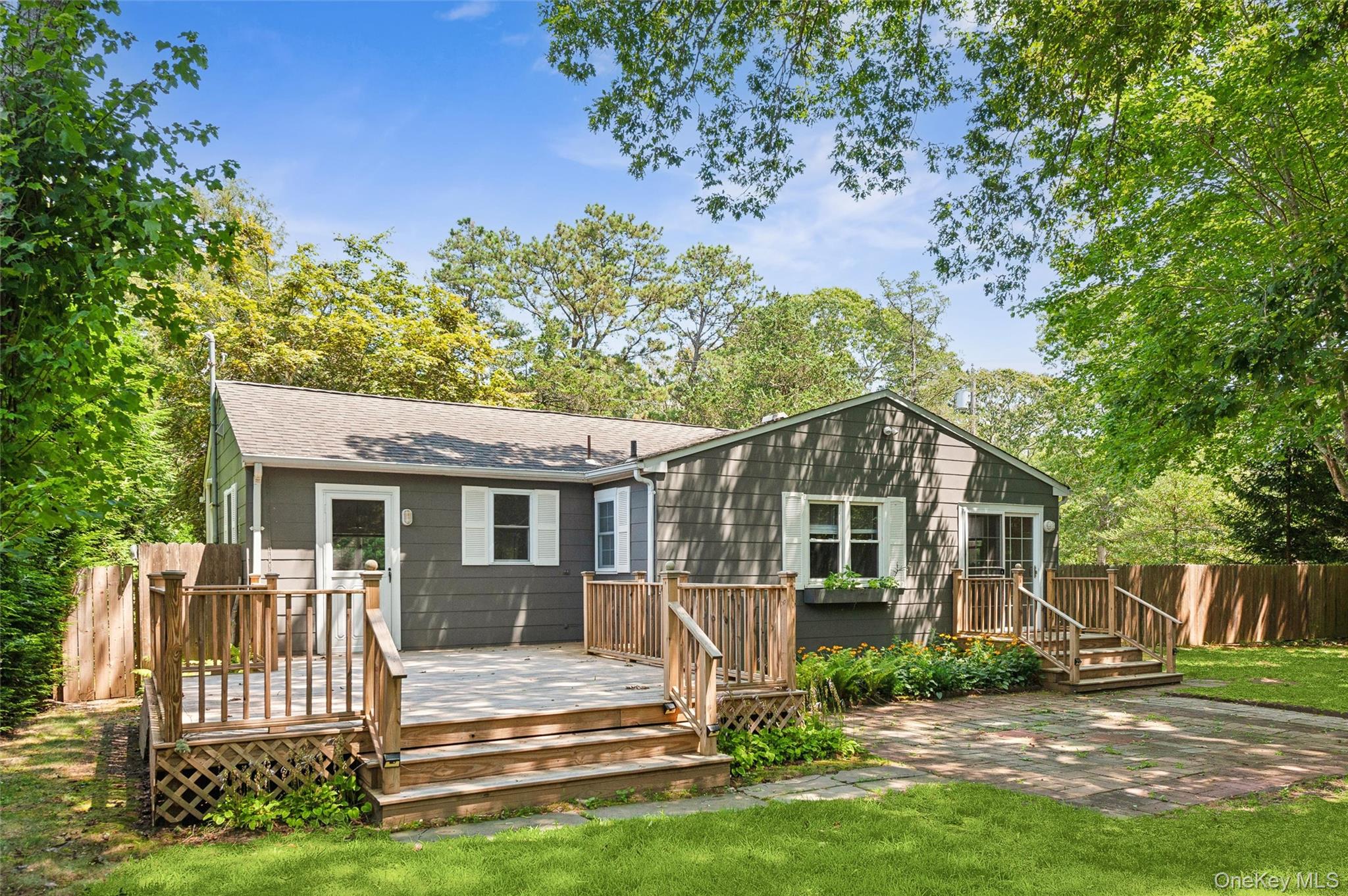 4 E End Avenue, East Quogue, NY 11942
