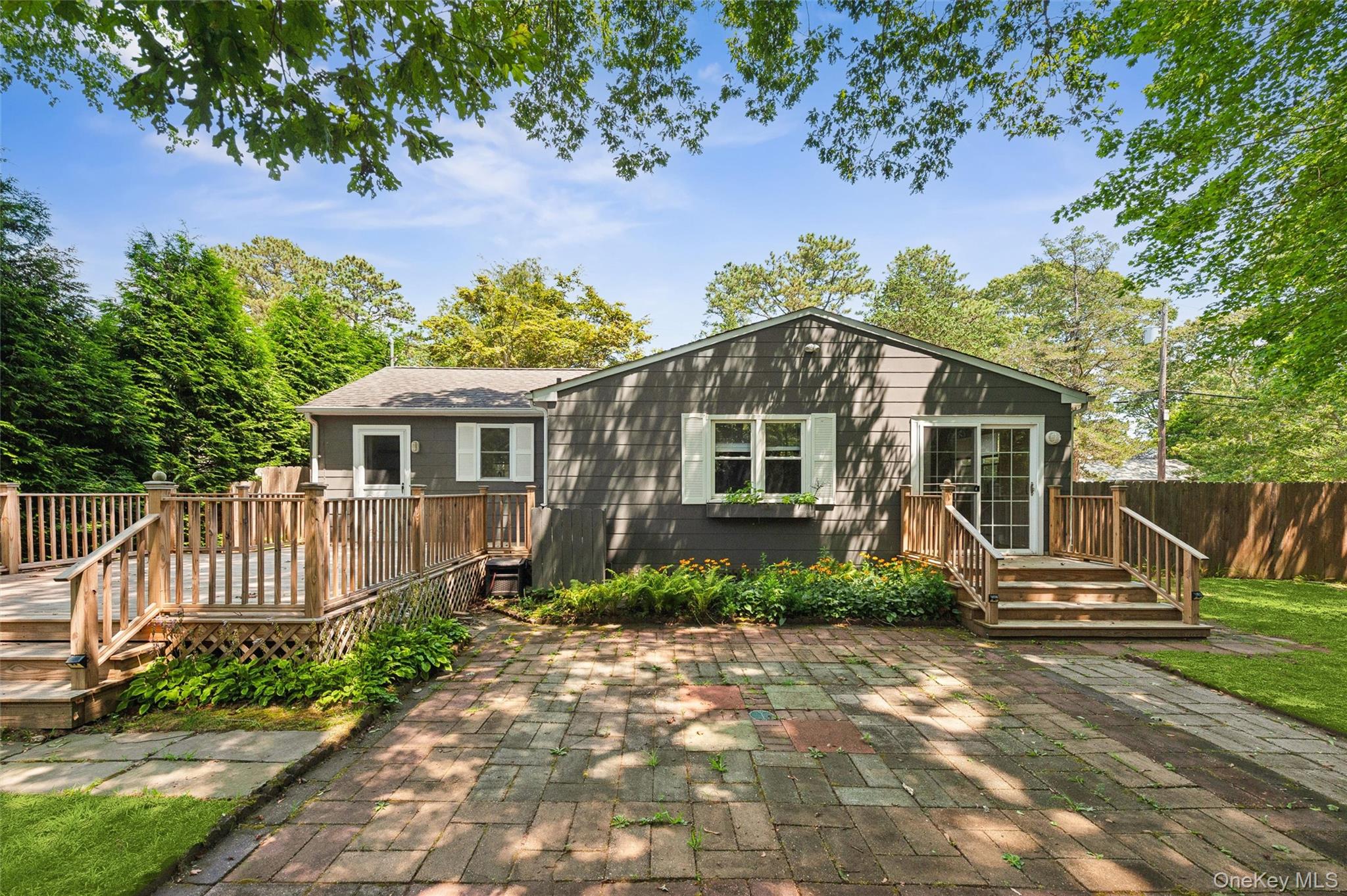 4 E End Avenue, East Quogue, NY 11942