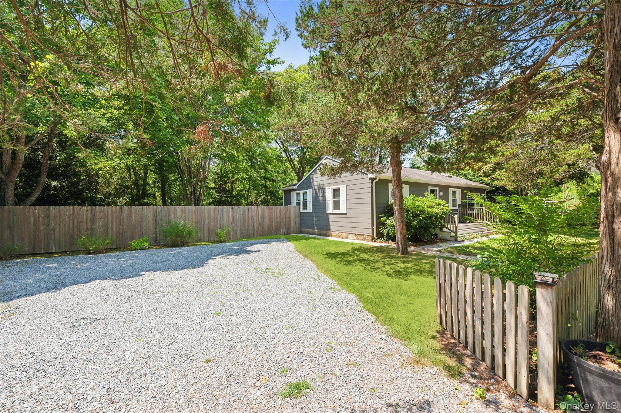 4 E End Avenue, East Quogue, NY 11942