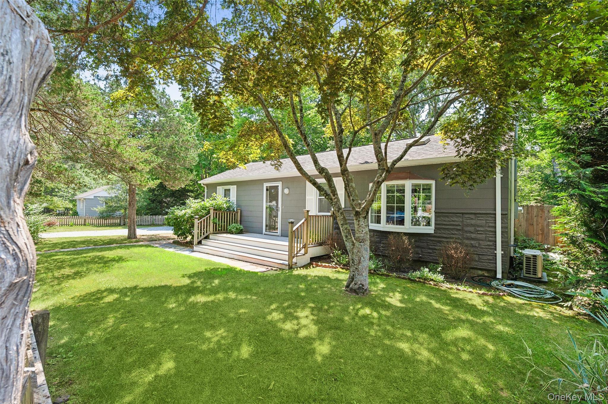 4 E End Avenue, East Quogue, NY 11942