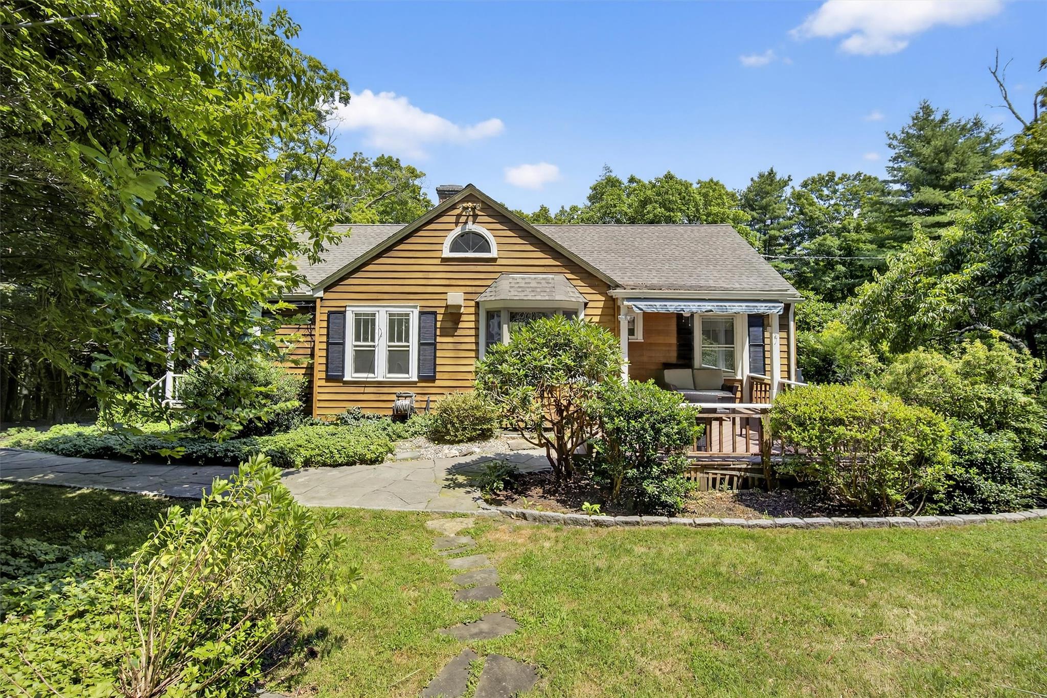 10 Gatehouse Court, Carmel, NY 10512