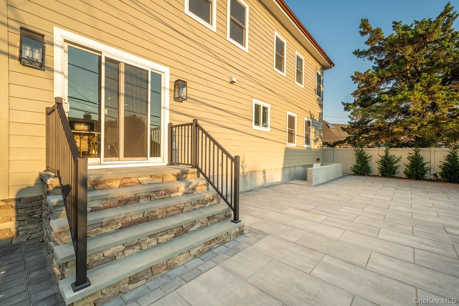 60 Ramble Lane, Levittown, NY 11756