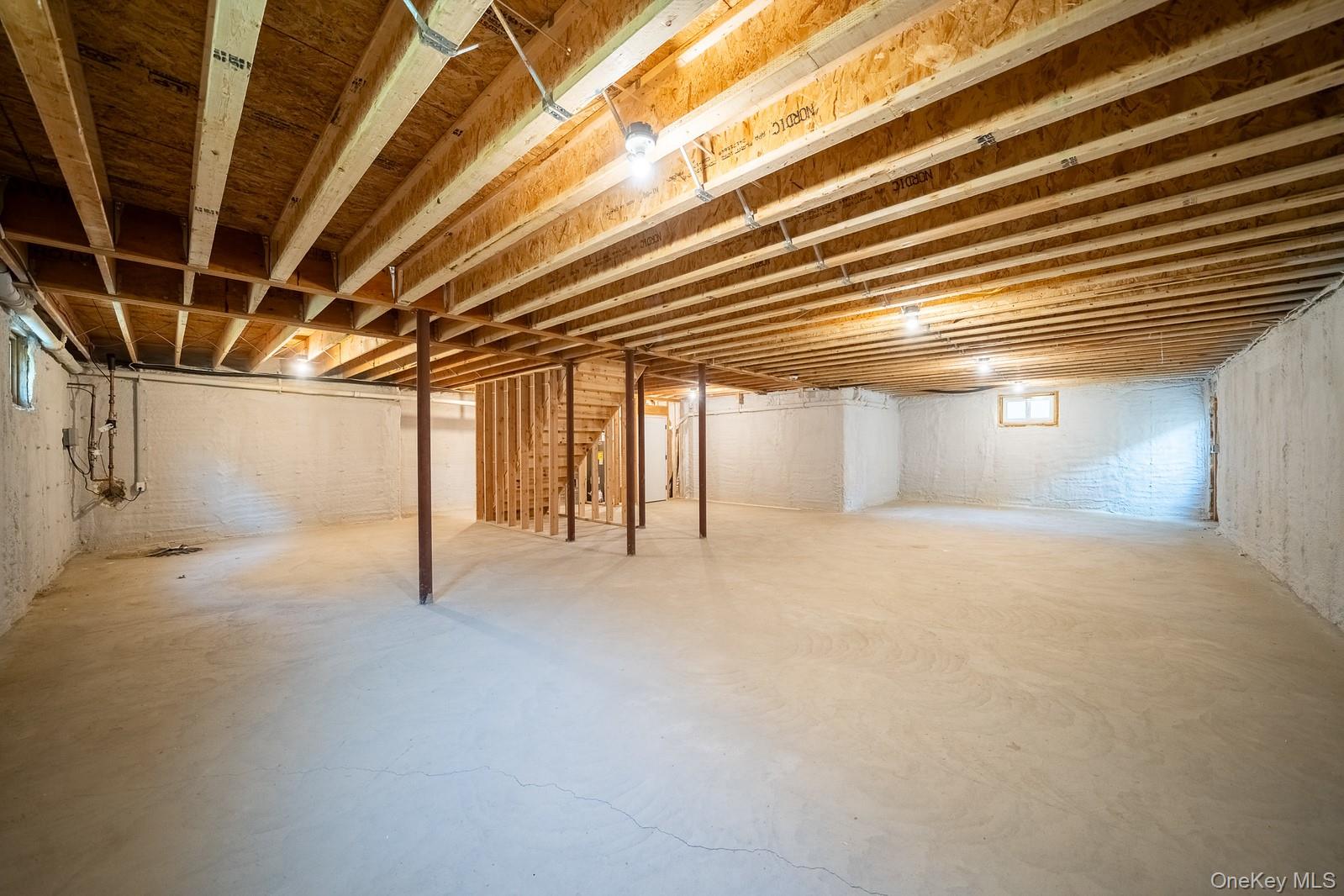 60 Ramble Lane, Levittown, NY 11756