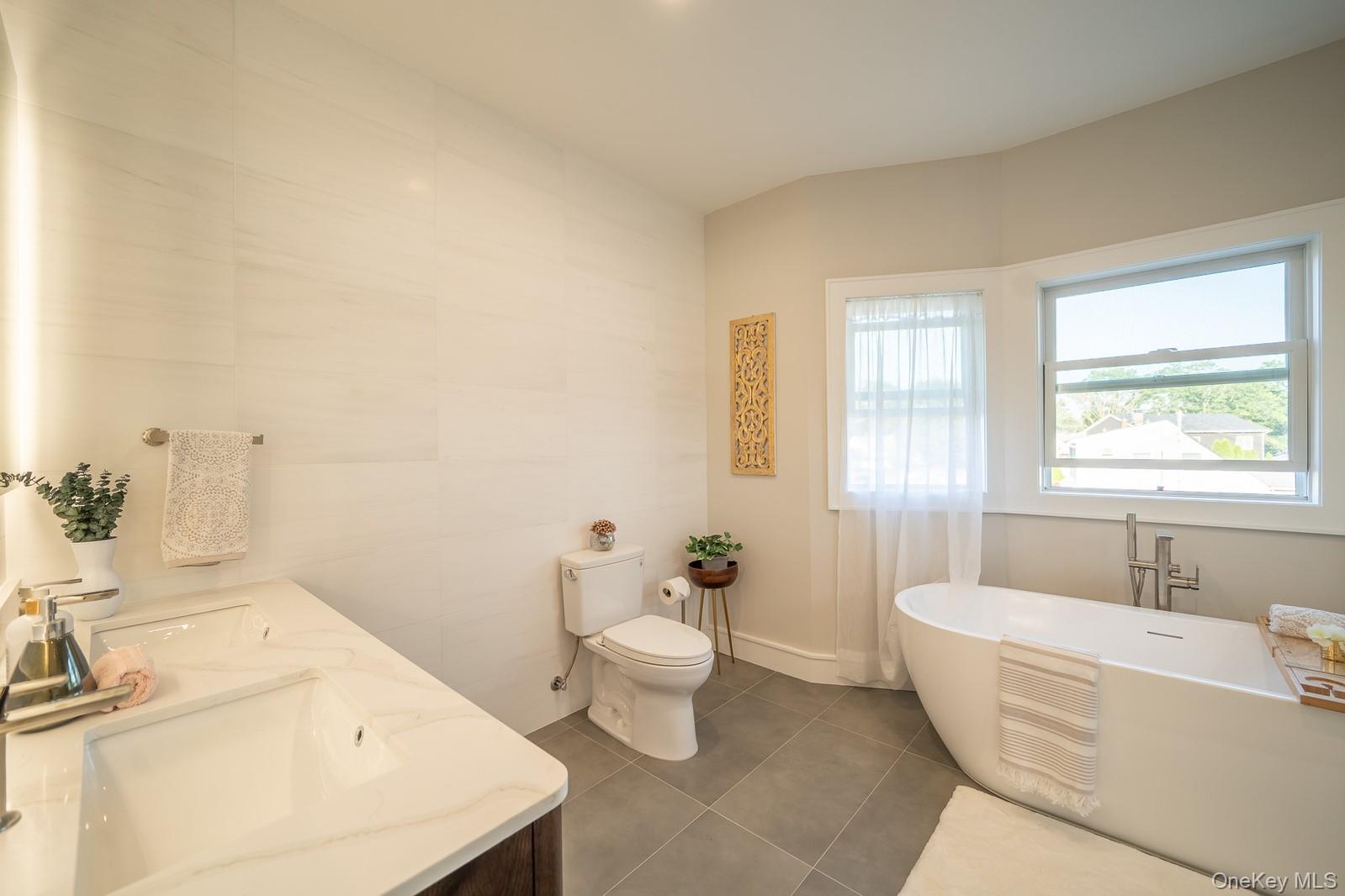 60 Ramble Lane, Levittown, NY 11756