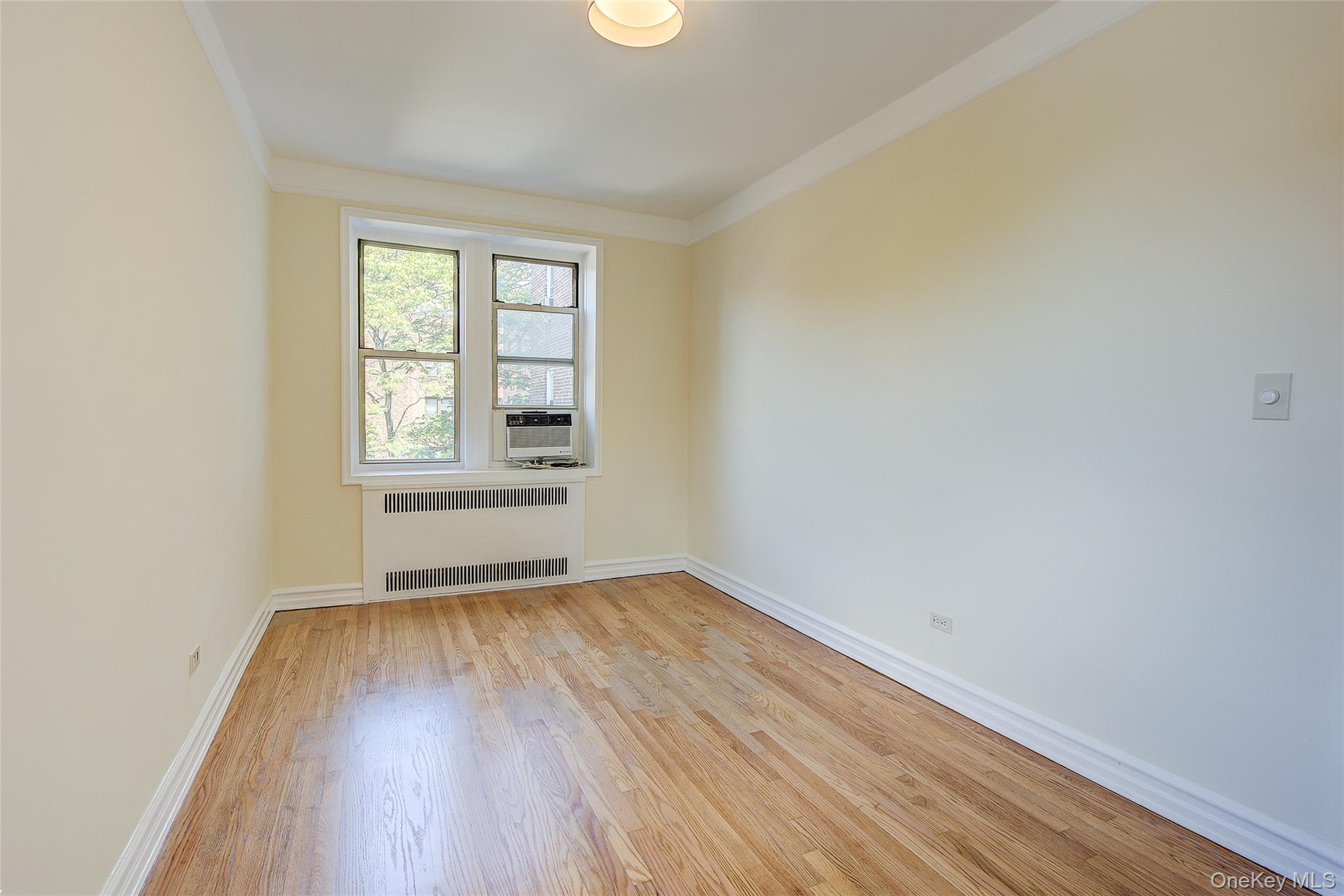 64-85 Saunders Street # D3, Rego Park, NY 11375