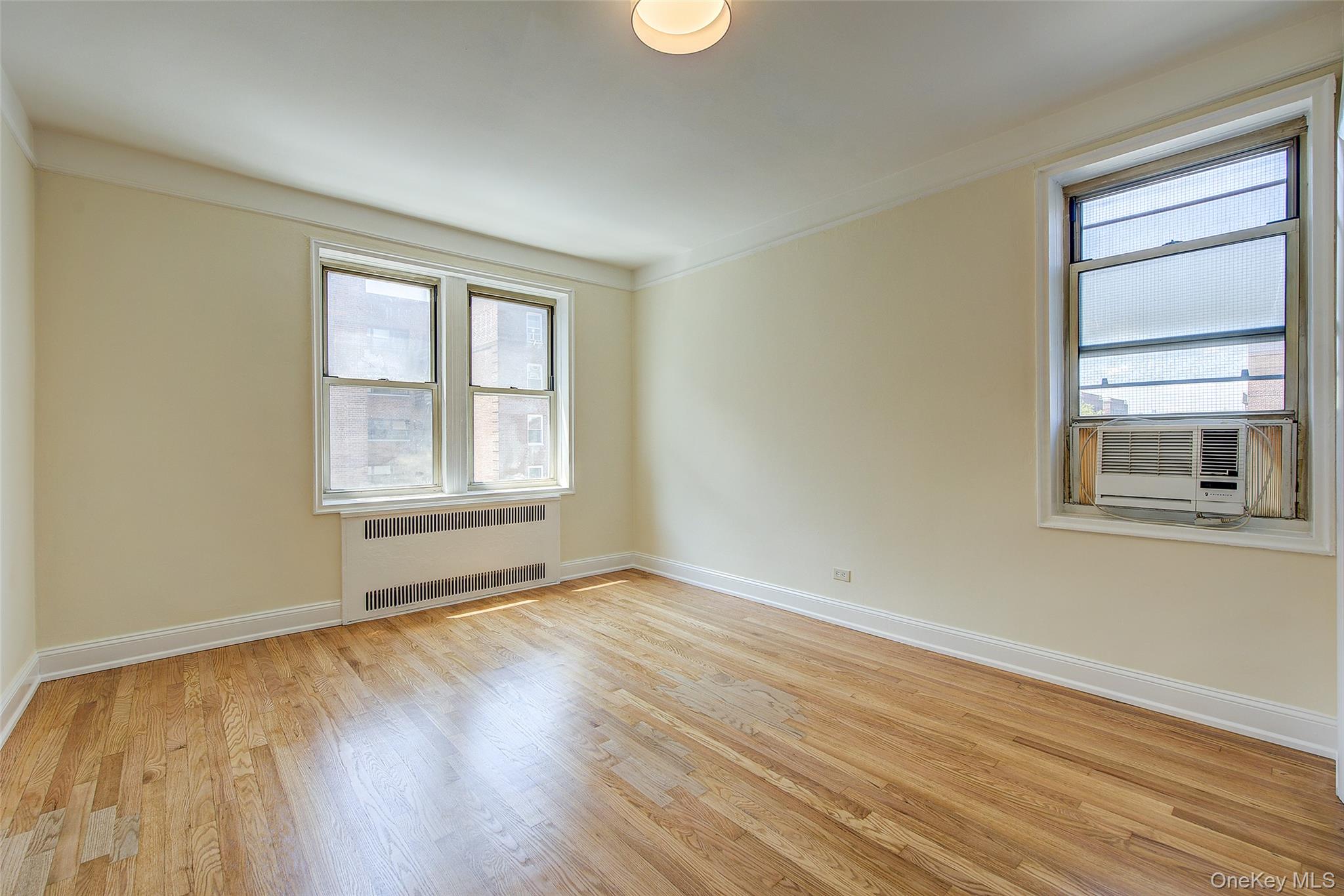 64-85 Saunders Street # D3, Rego Park, NY 11375