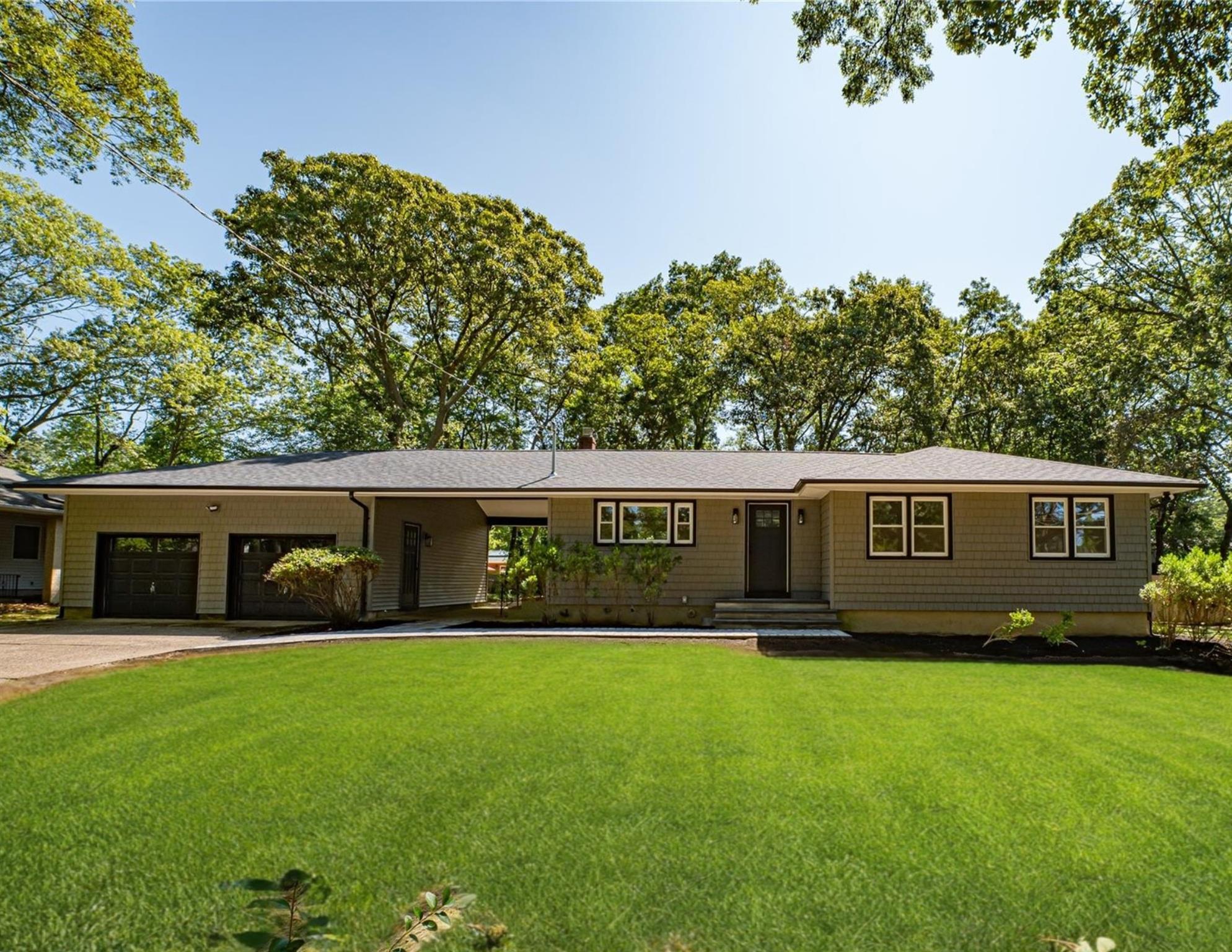 43 Sheppard Lane, Smithtown, NY 11787