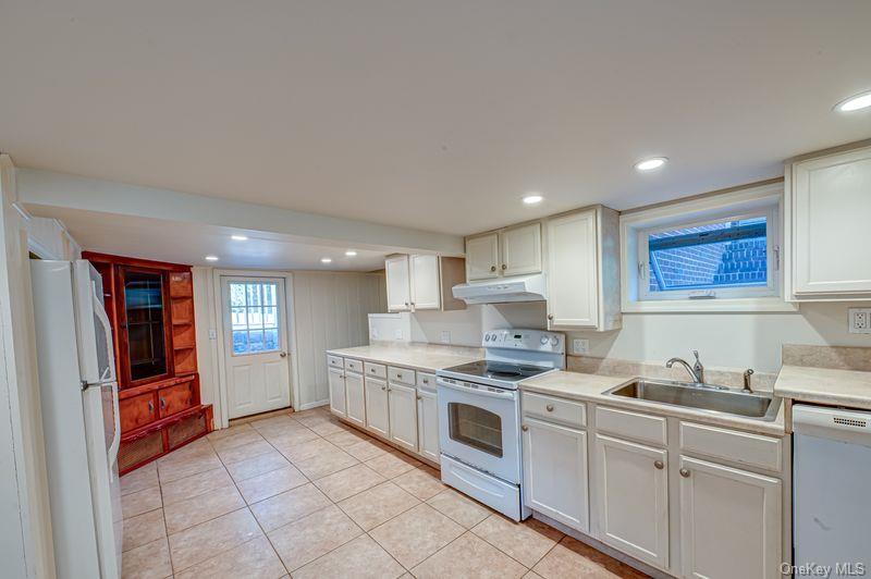 11 Oceanside Drive, Sound Beach, NY 11789