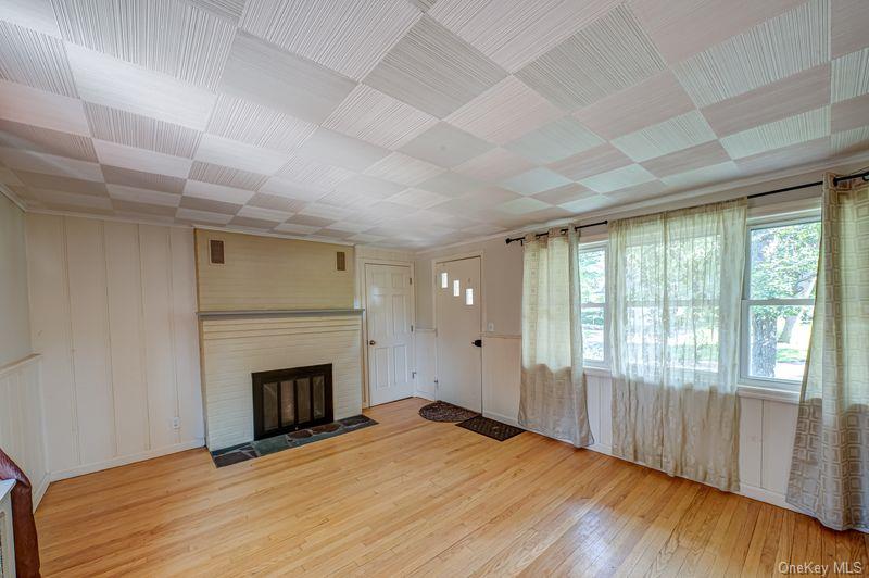 11 Oceanside Drive, Sound Beach, NY 11789