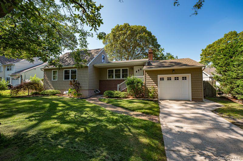 11 Oceanside Drive, Sound Beach, NY 11789