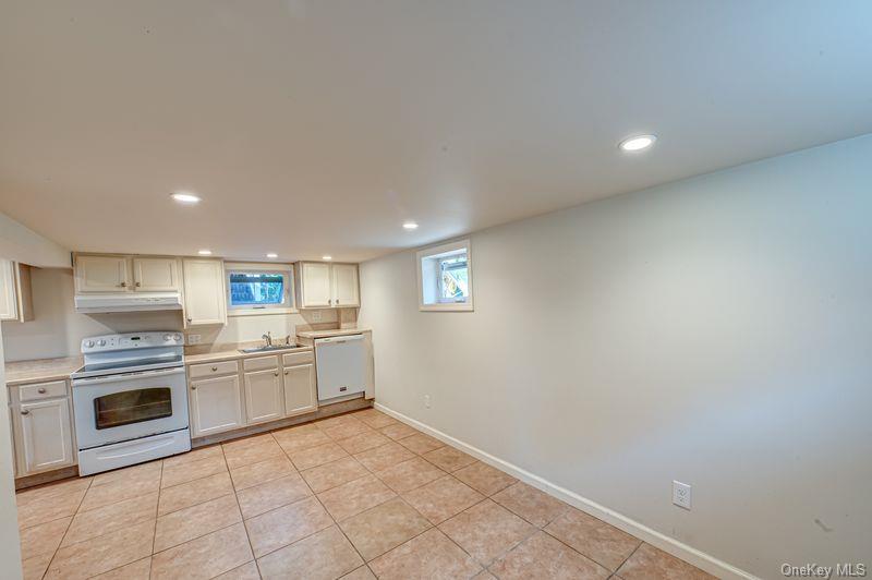 11 Oceanside Drive, Sound Beach, NY 11789