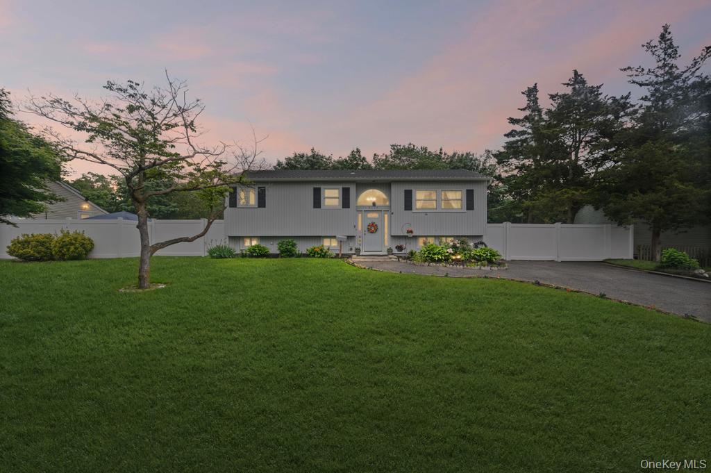 3115 Heather Avenue, Medford, NY 11763