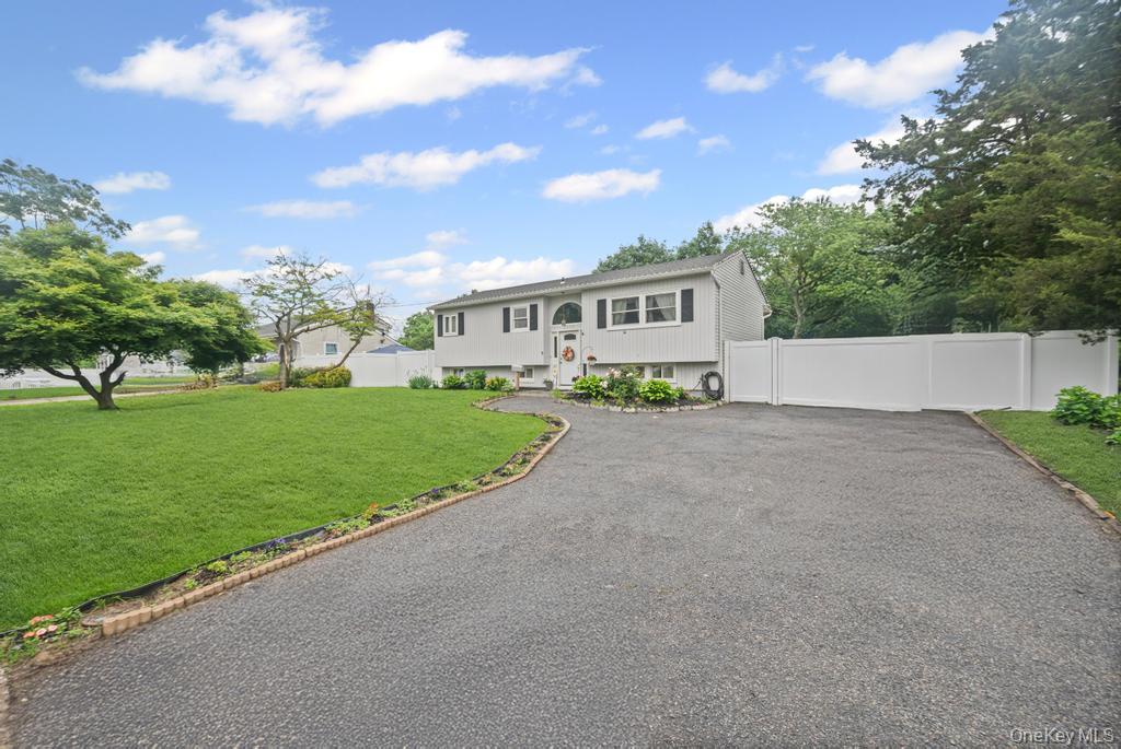 3115 Heather Avenue, Medford, NY 11763