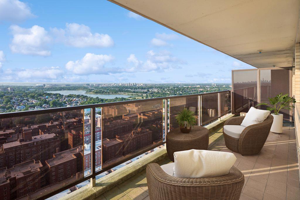 110-11 Queens Boulevard # 30E, Forest Hills, NY 11375