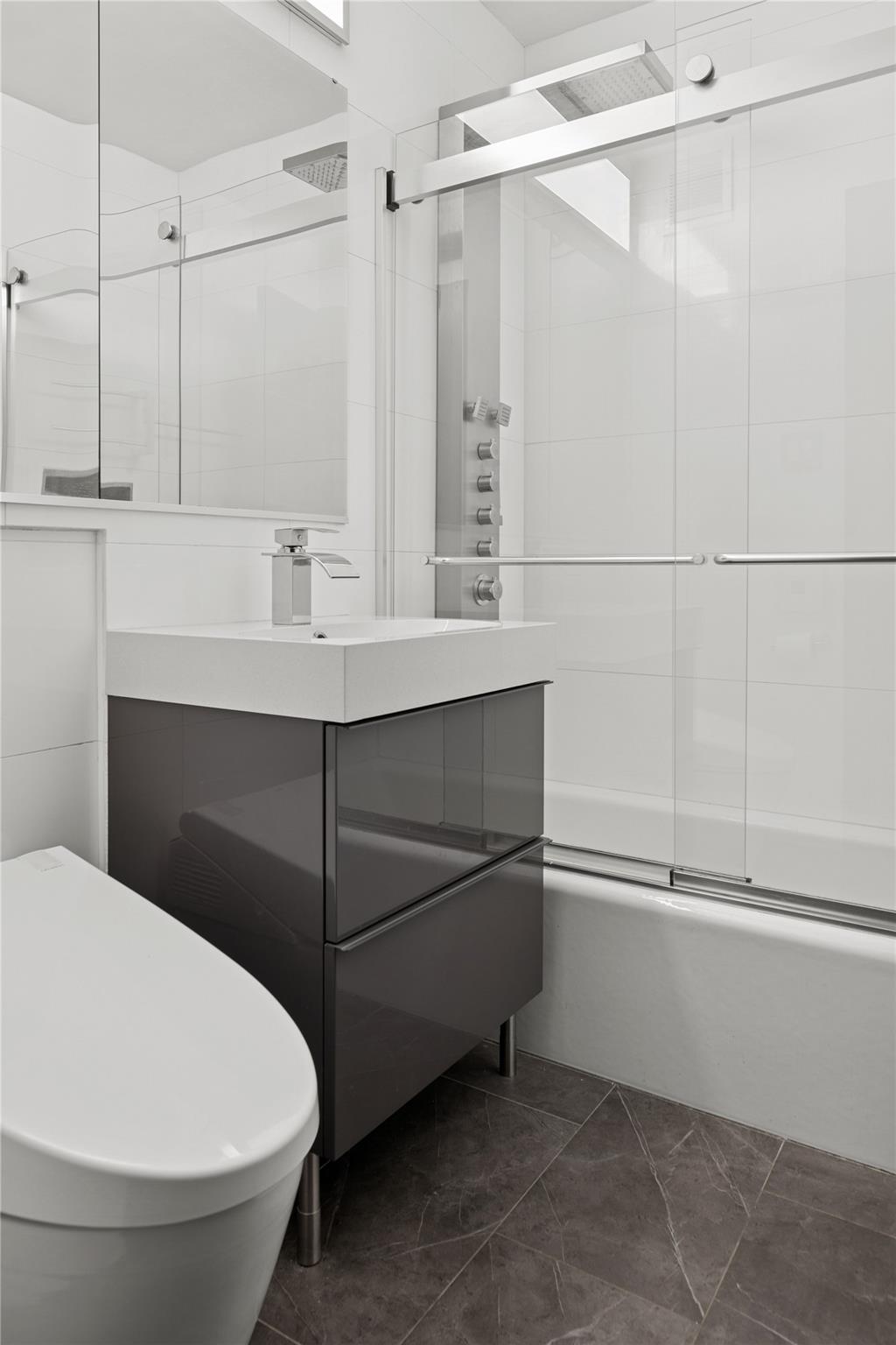 110-11 Queens Boulevard # 30E, Forest Hills, NY 11375