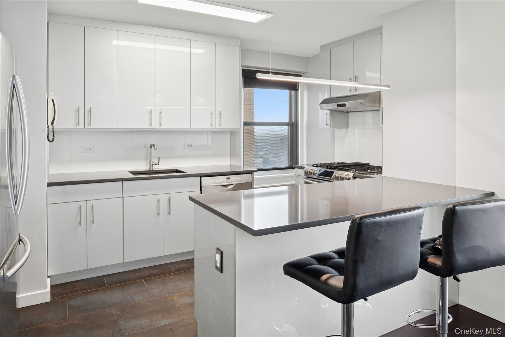 110-11 Queens Boulevard # 30E, Forest Hills, NY 11375