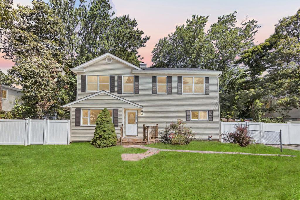 107 Shinnecock Avenue, Mastic, NY 11950