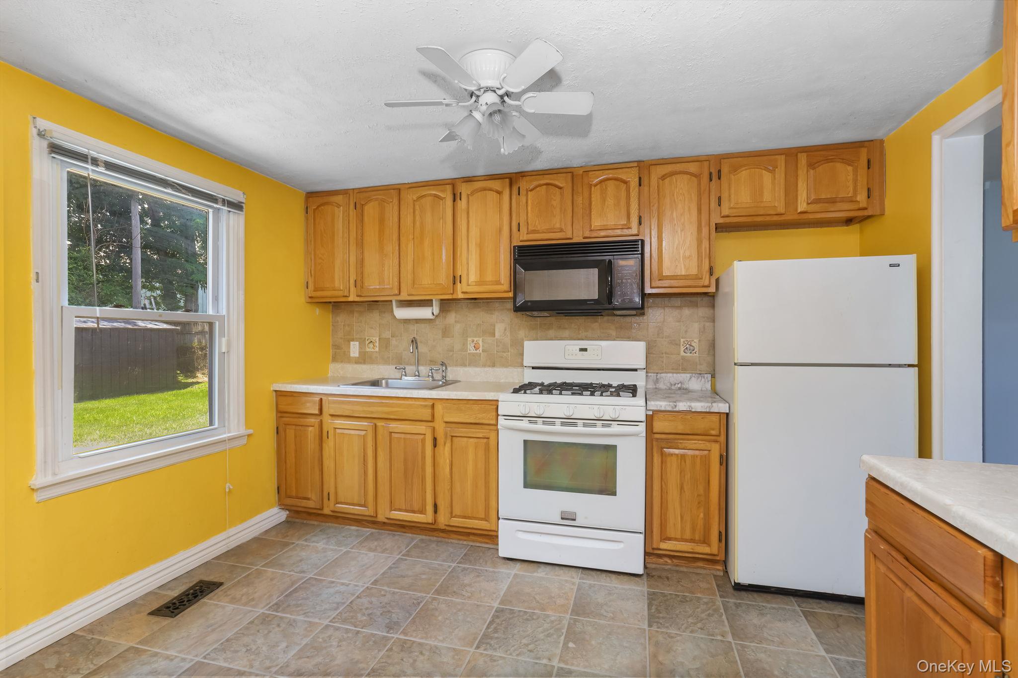 27 N Wayne Avenue, West Haverstraw, NY 10993