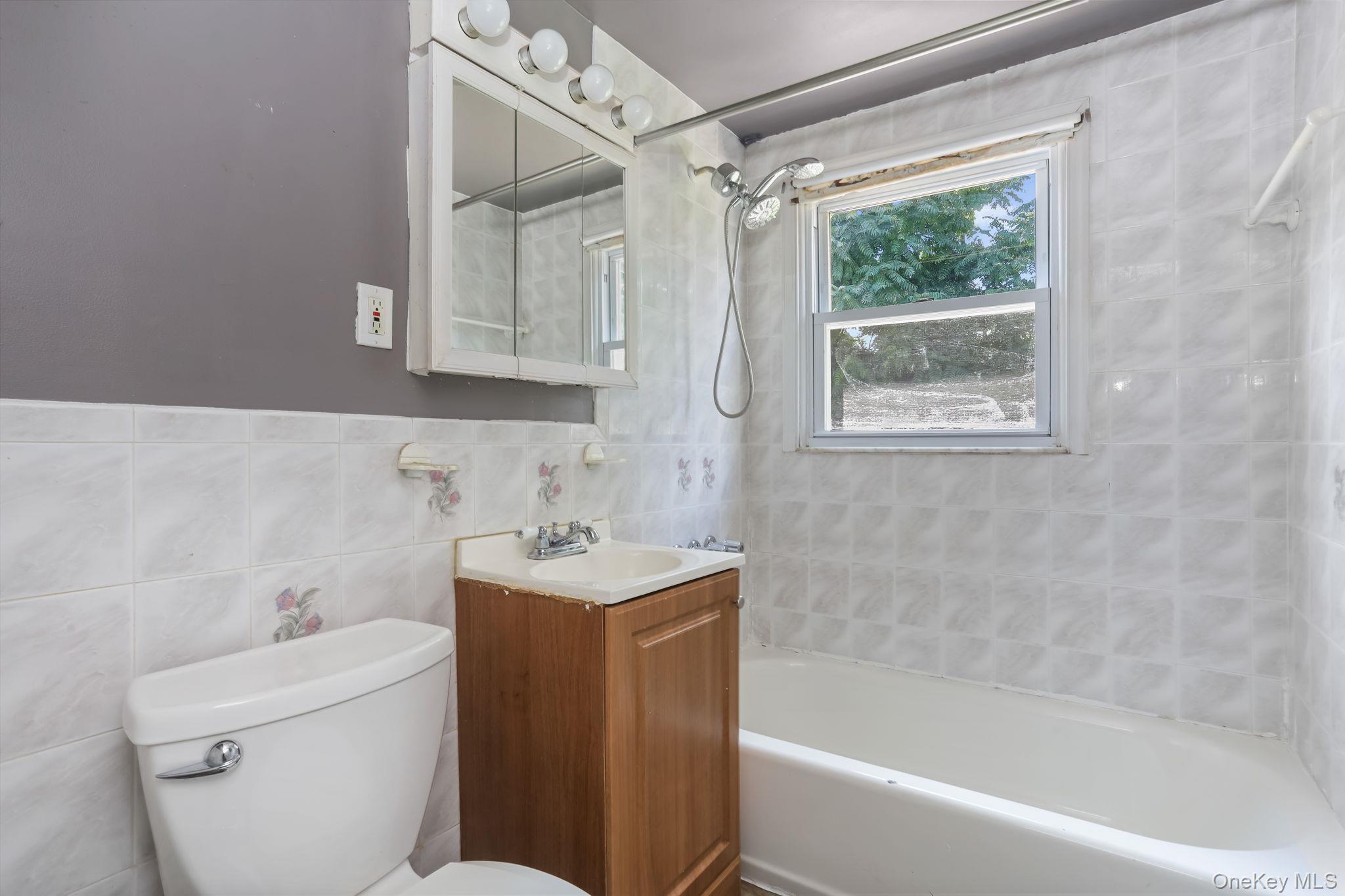 27 N Wayne Avenue, West Haverstraw, NY 10993