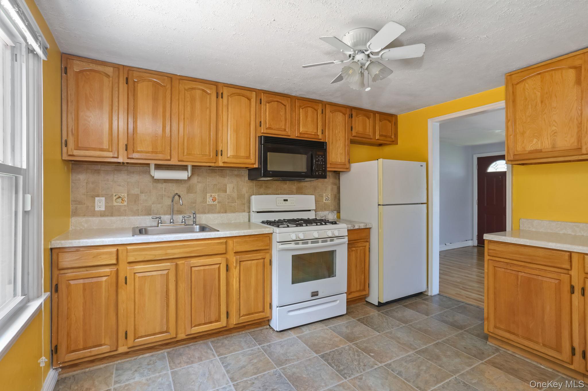 27 N Wayne Avenue, West Haverstraw, NY 10993