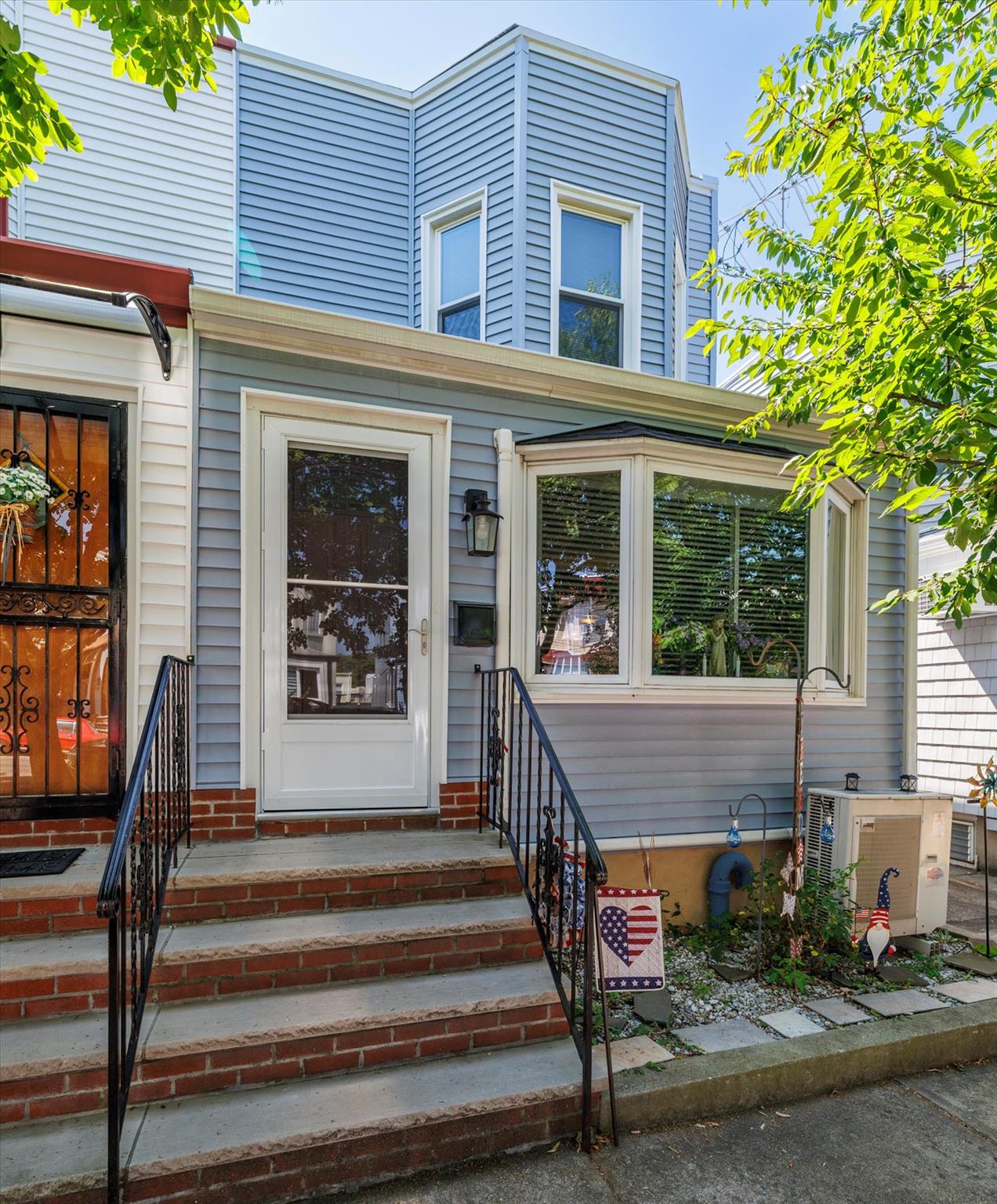 6242 60th Drive, Maspeth, NY 11378