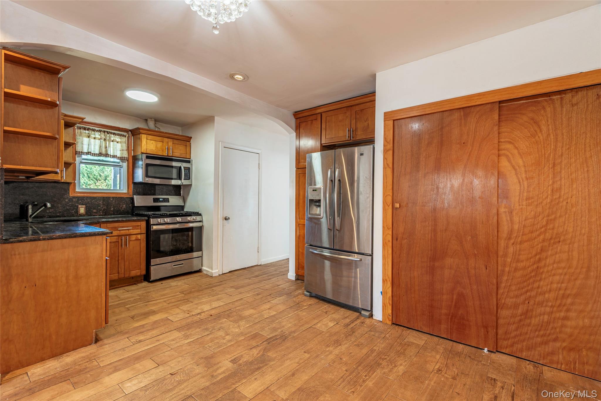 459 Roquette Avenue, Floral Park, NY 11001