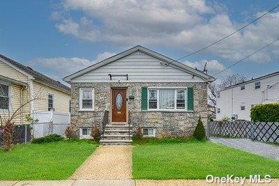336 Oakley Avenue, Elmont, NY 11003