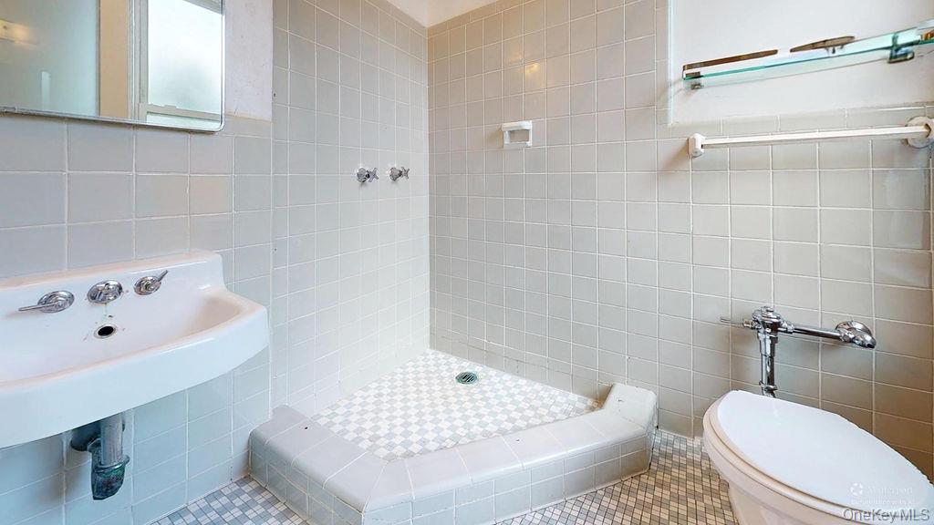 800 Grand Concourse # 2DN, Bronx, NY 10451