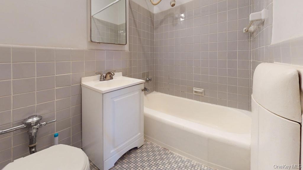 800 Grand Concourse # 2DN, Bronx, NY 10451