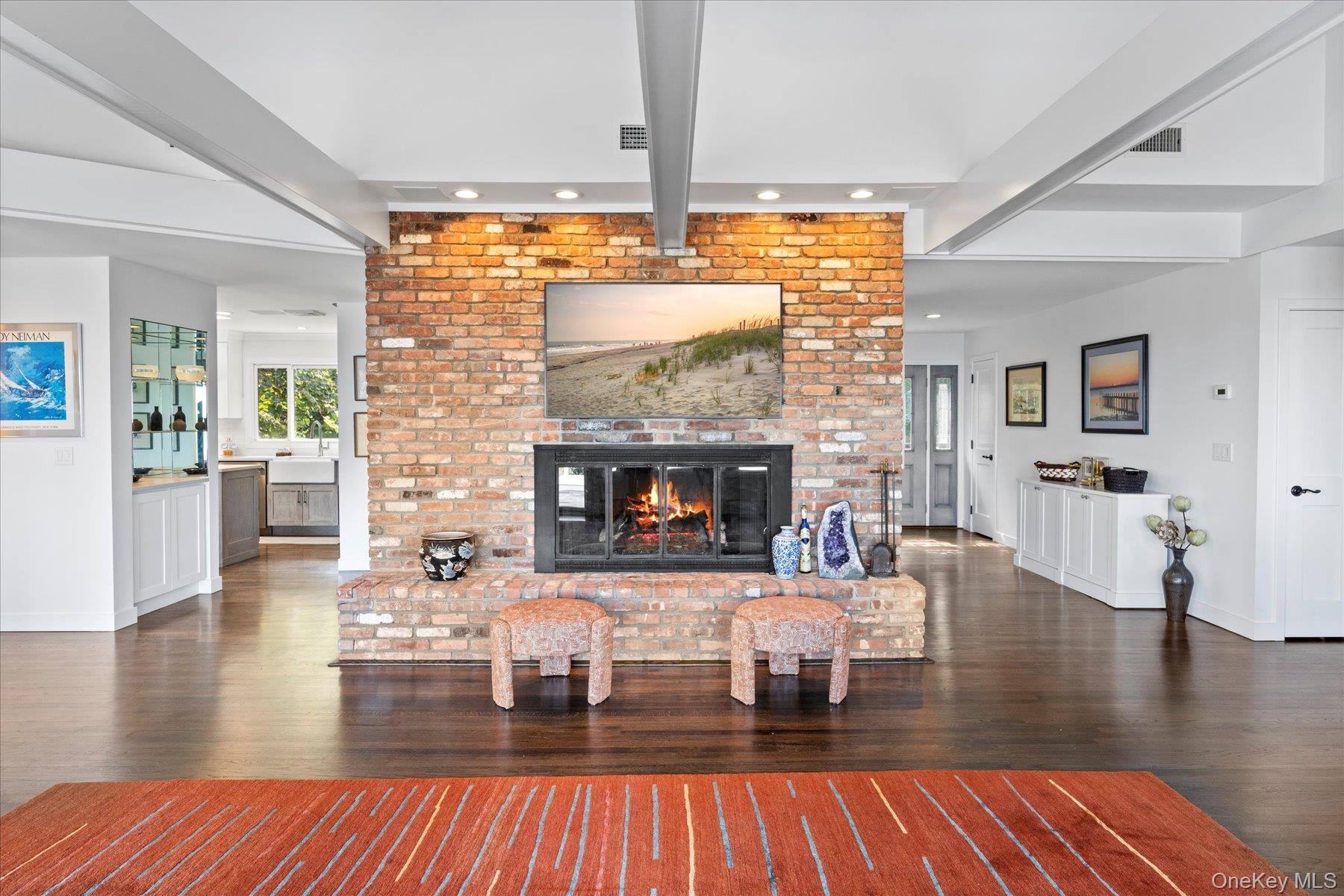 1 Dolphin Way, Riverhead, NY 11901