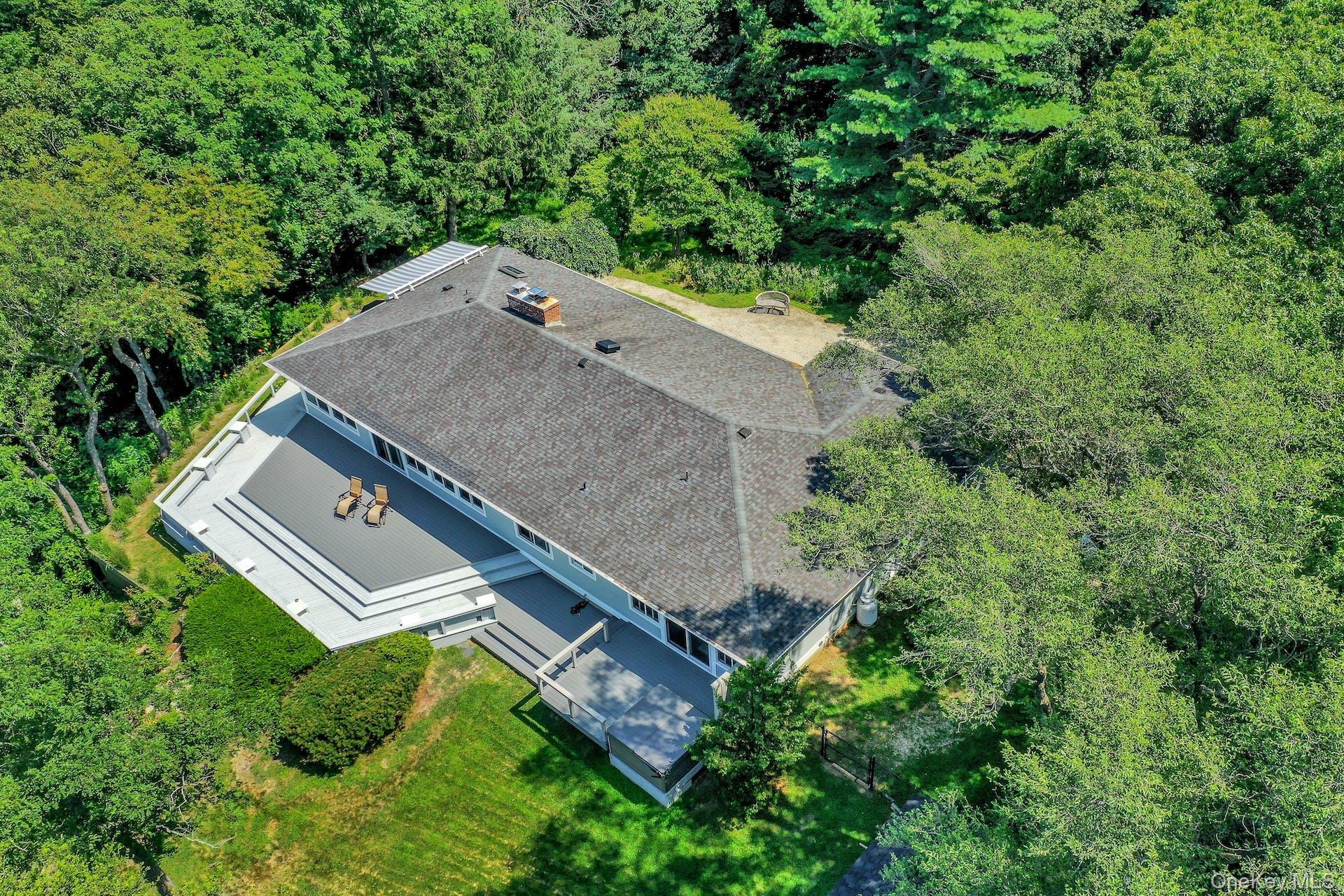 1 Dolphin Way, Riverhead, NY 11901