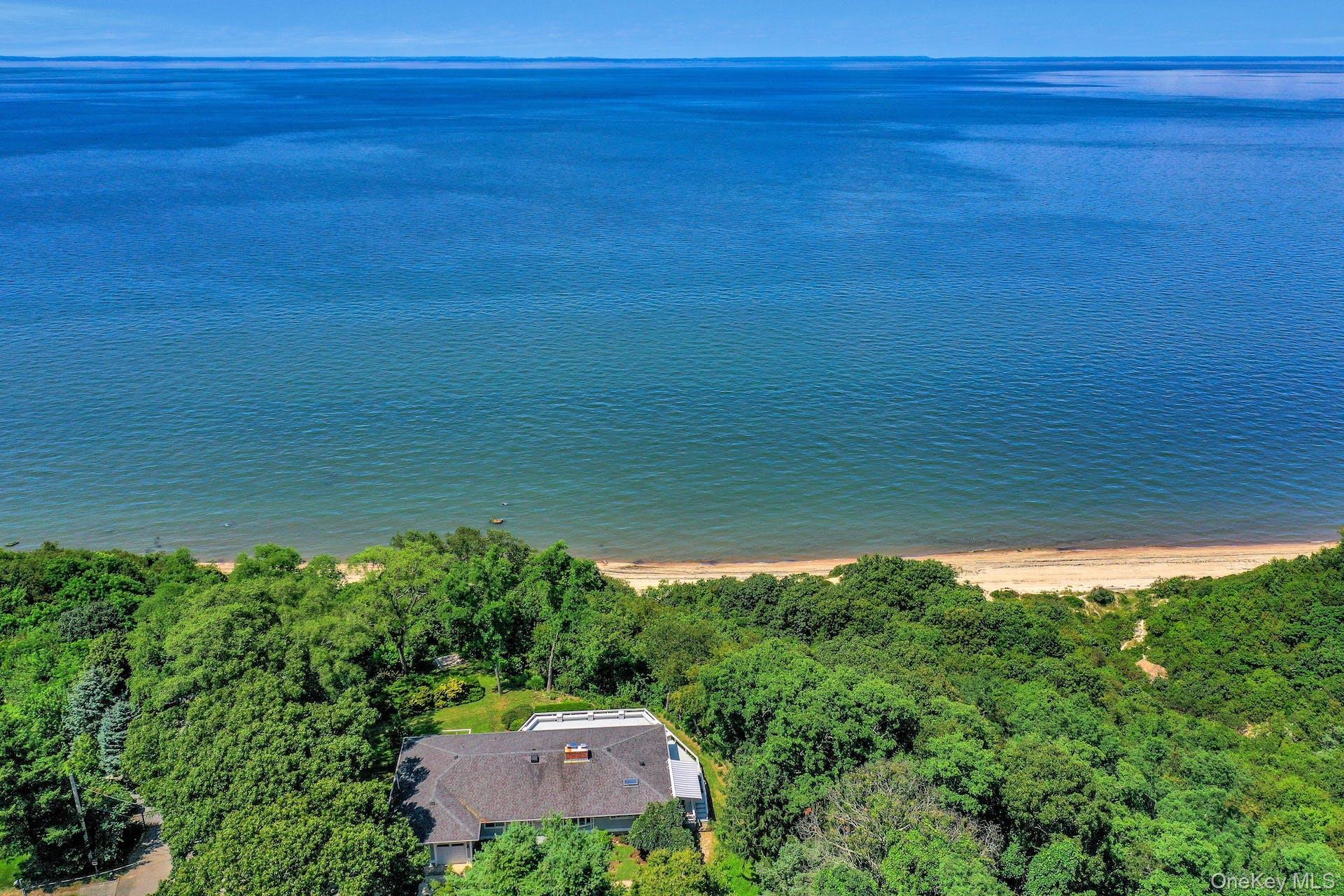 1 Dolphin Way, Riverhead, NY 11901