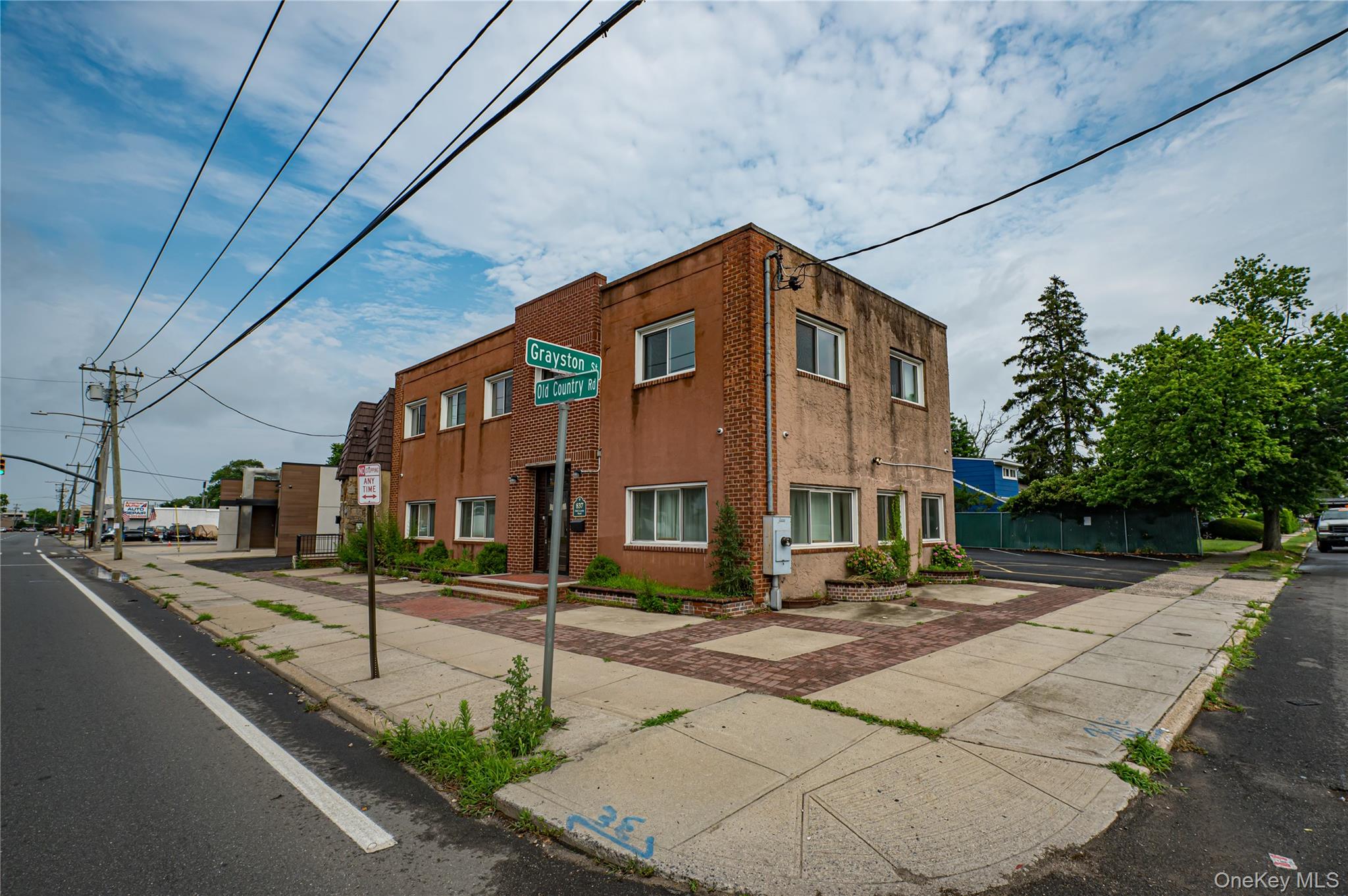 837 Old Country Road, Westbury, NY 11590