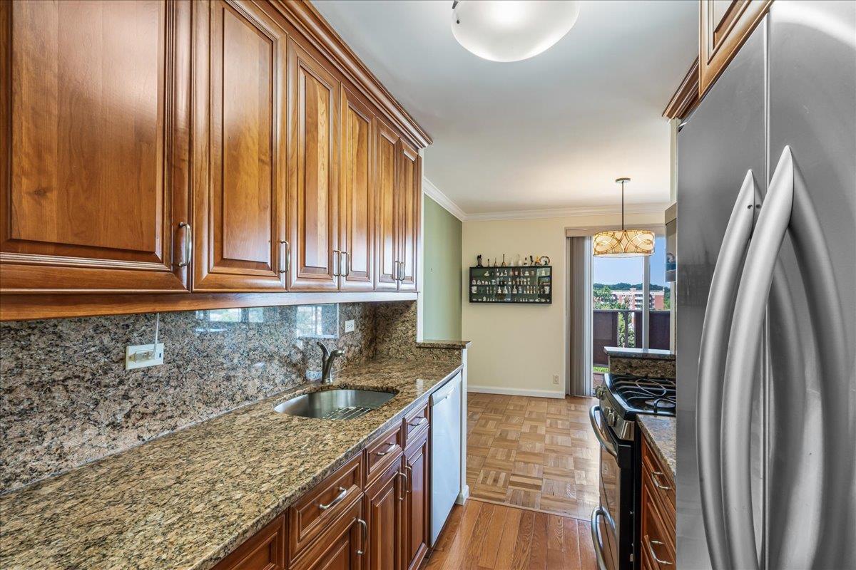 17-85 215th Street # 10E, Bayside, NY 11360