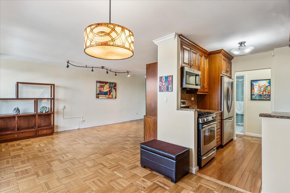 17-85 215th Street # 10E, Bayside, NY 11360