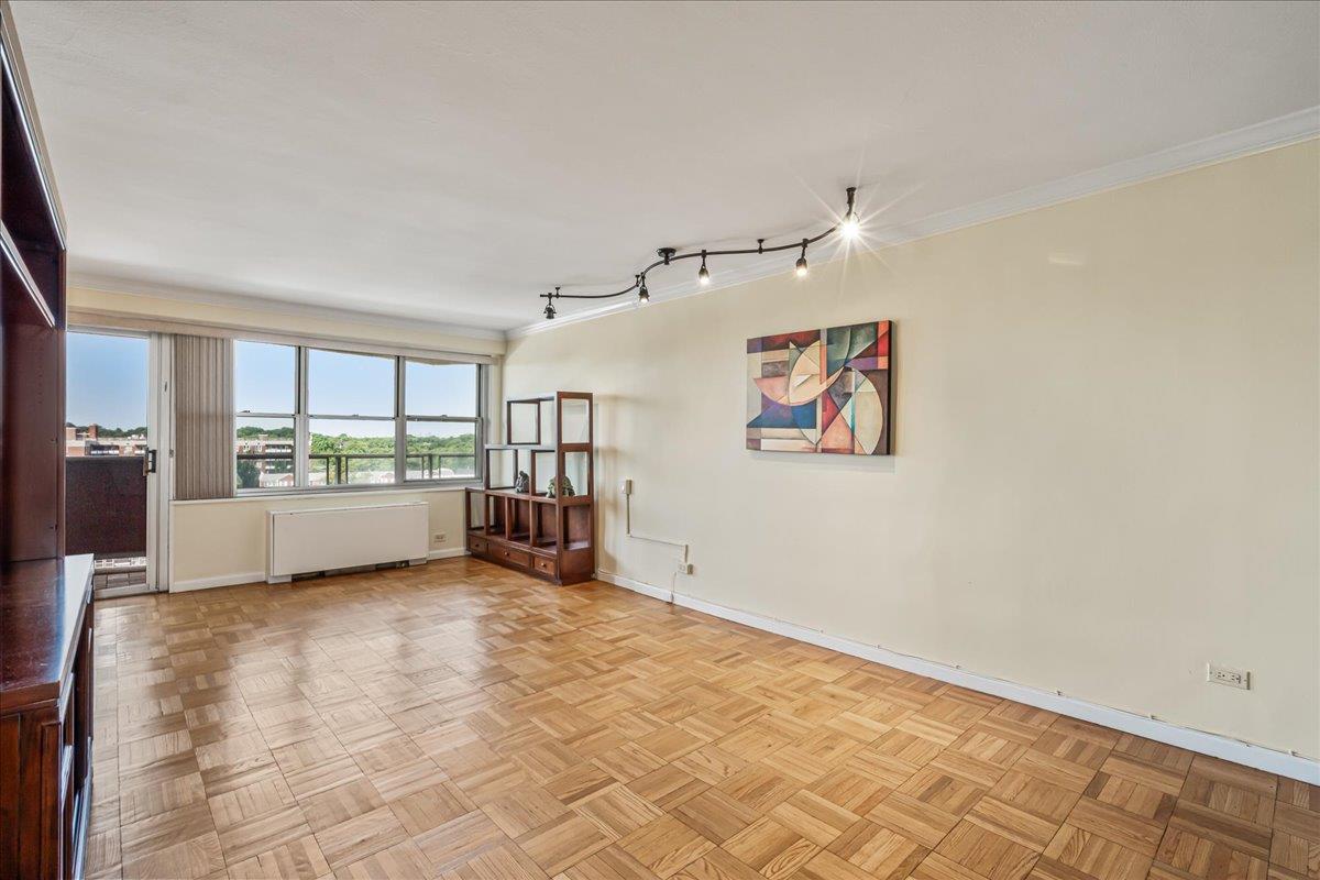 17-85 215th Street # 10E, Bayside, NY 11360