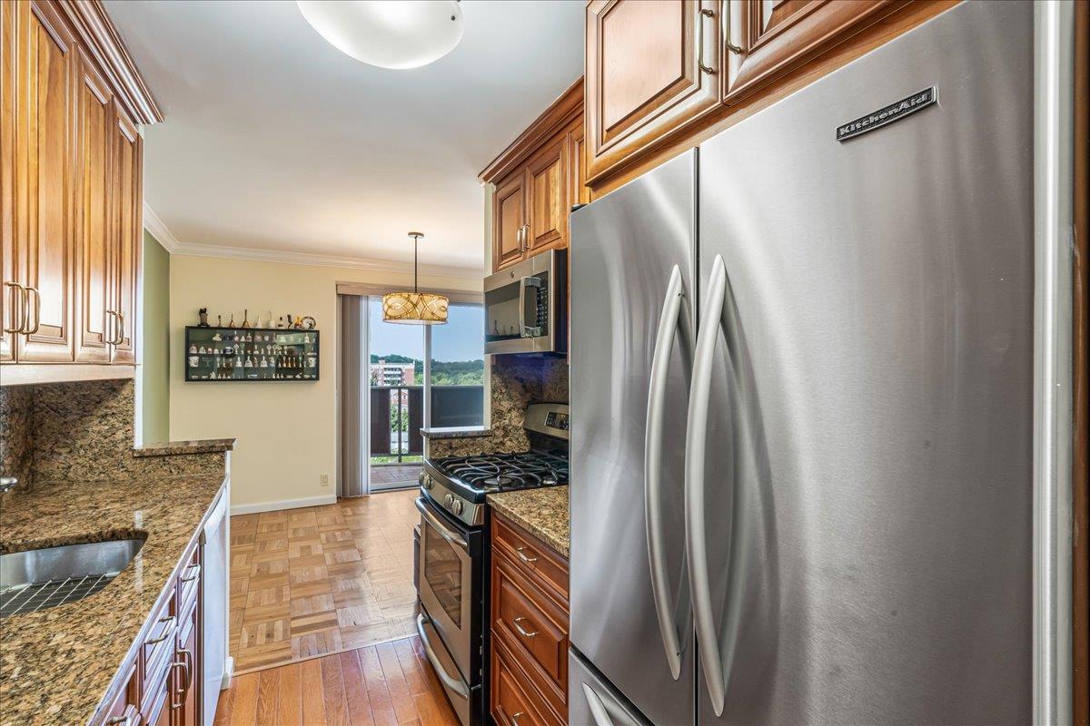 17-85 215th Street # 10E, Bayside, NY 11360