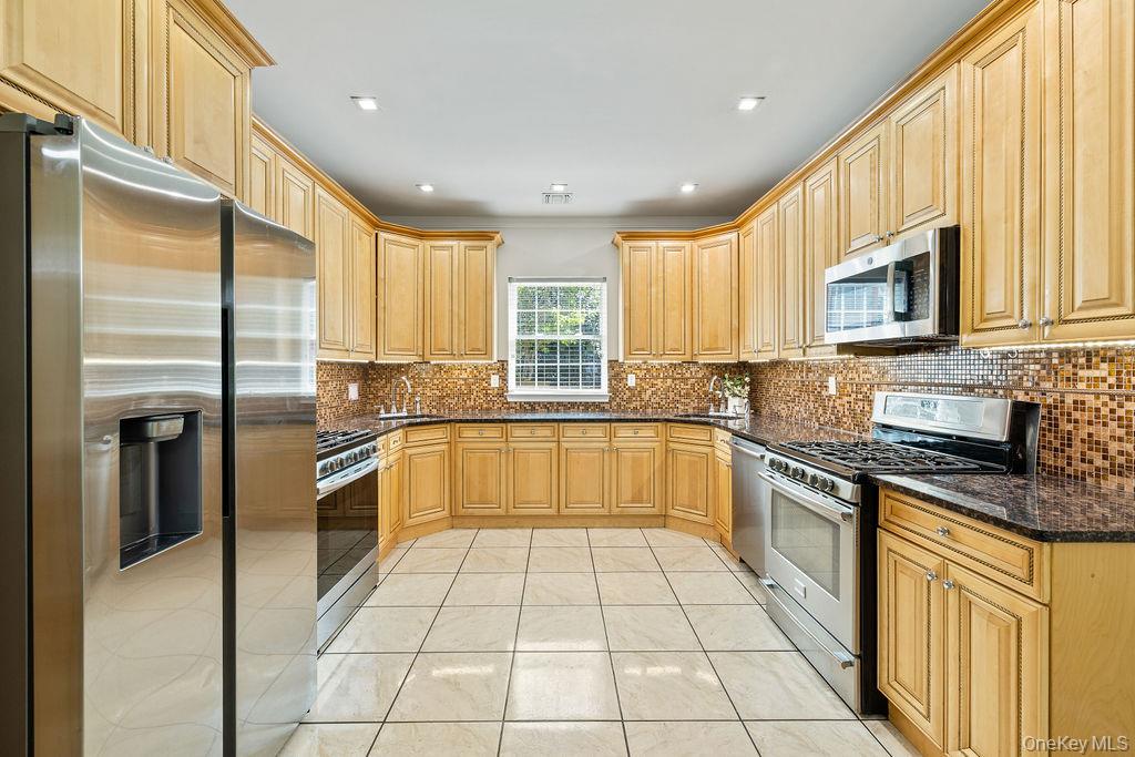 1113 Parkview Drive, Spring Valley, NY 10977