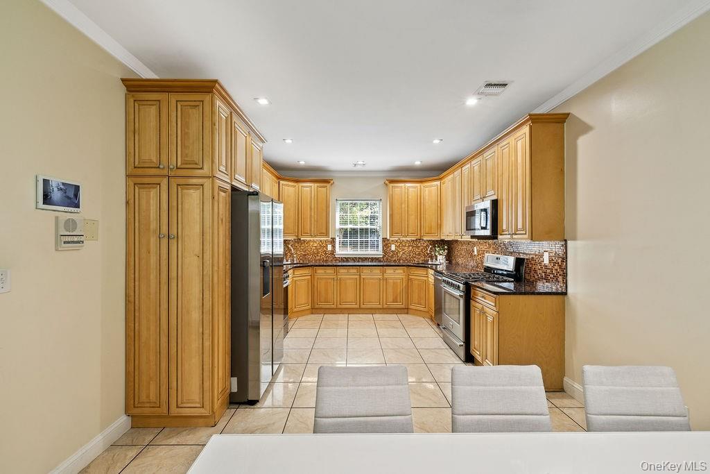 1113 Parkview Drive, Spring Valley, NY 10977