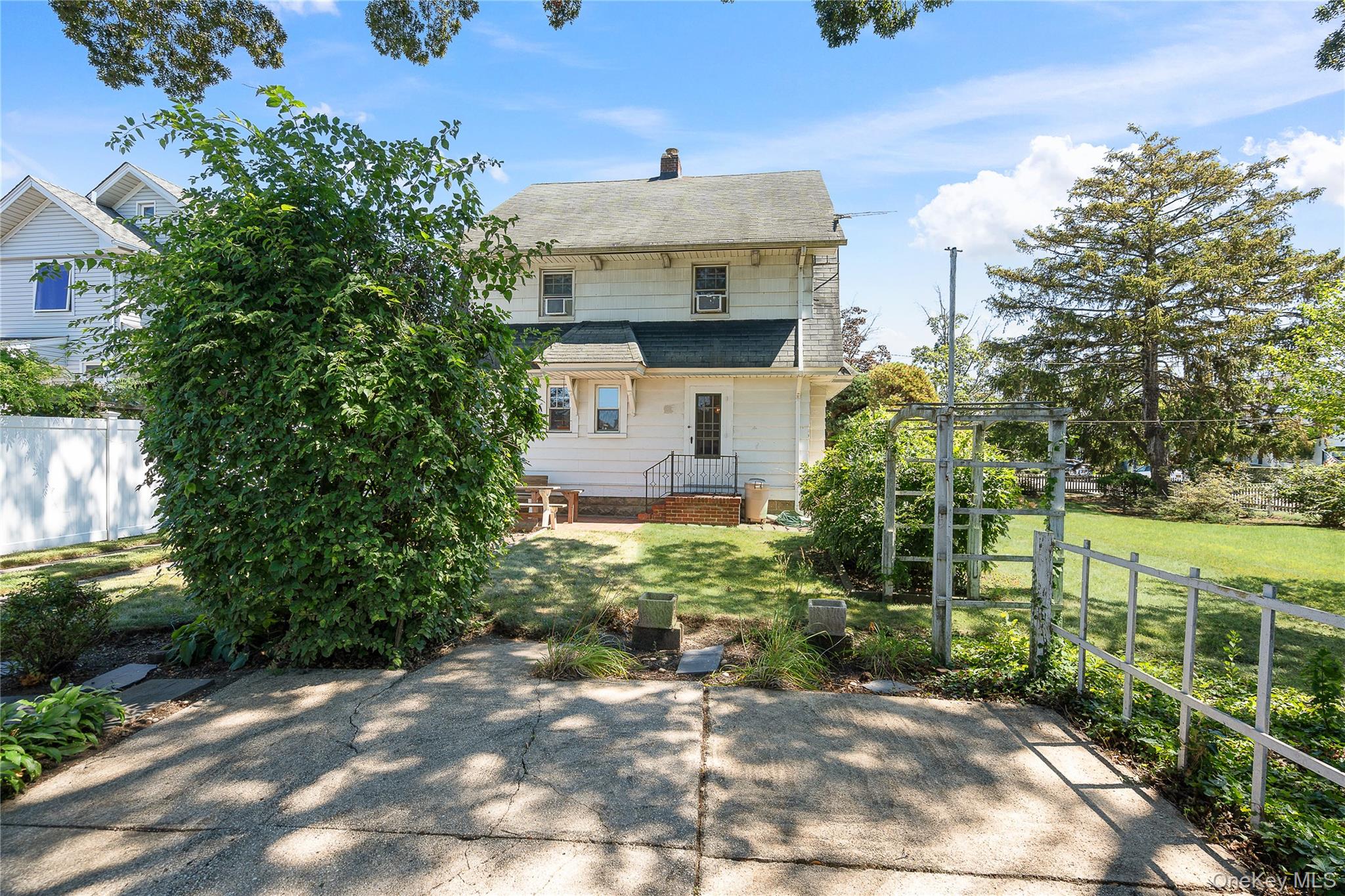 107 Melrose Avenue, East Rockaway, NY 11518