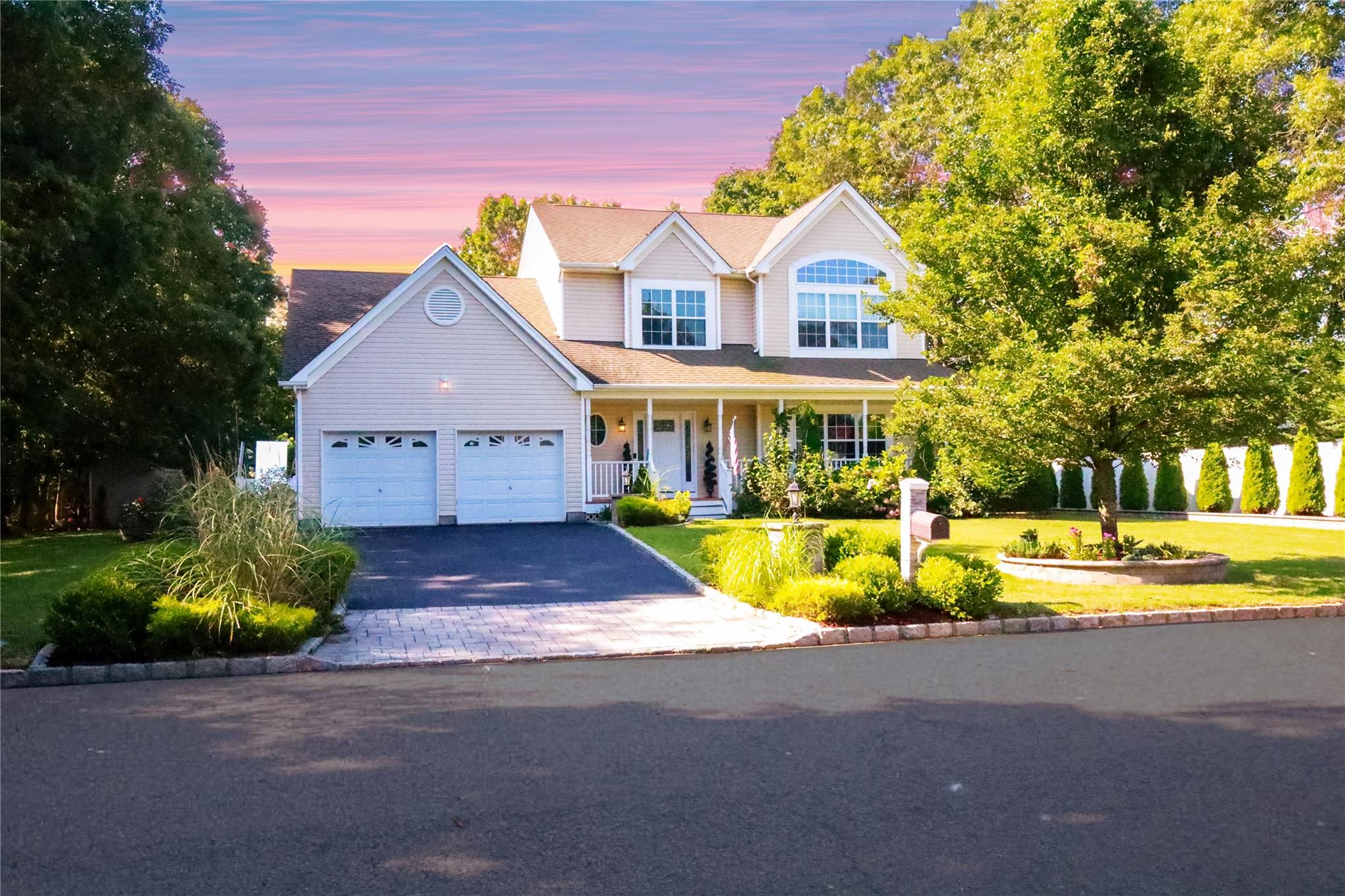 4 Dixon Street, Yaphank, NY 11980