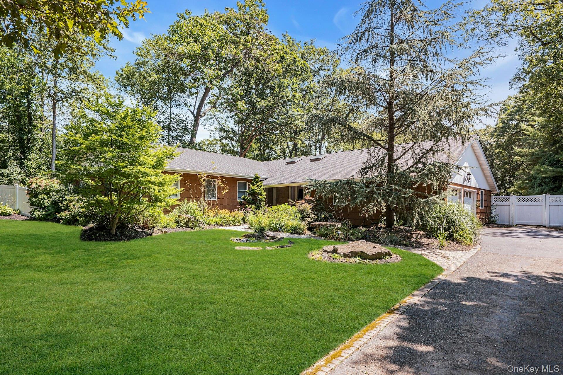 38 Arista Drive, Dix Hills, NY 11746