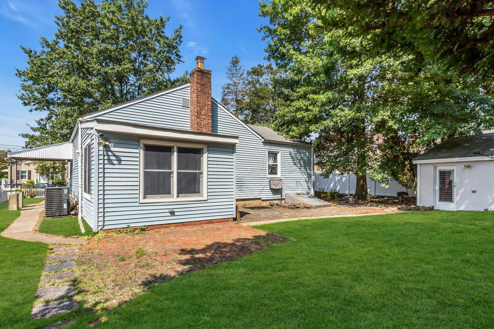 132 Gordon Avenue, Westbury, NY 11590