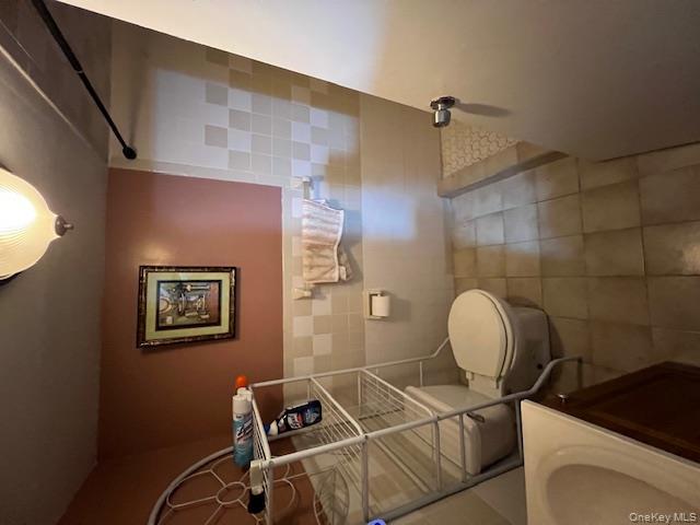 10211 85th Avenue, Richmond Hill, NY 11418