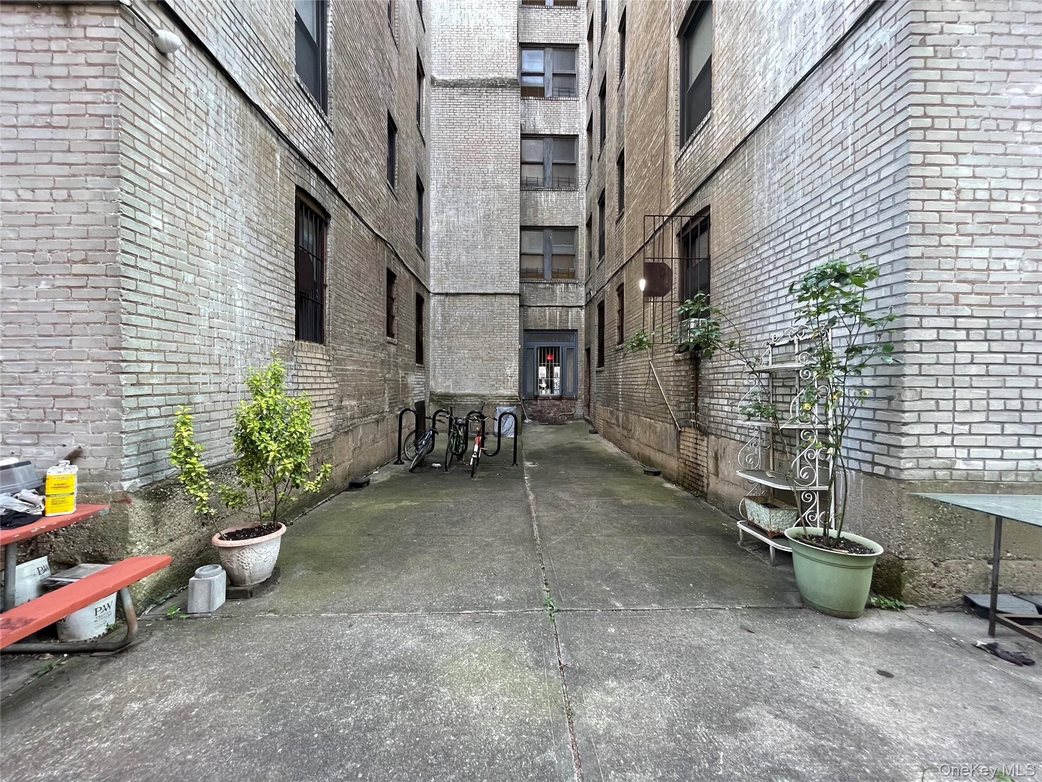 897 Empire Boulevard # F6, Brooklyn, NY 11213